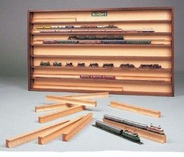 Kibri 12009 - Inzetstukken voor vitrine 12010. 21 stuks (naturel hout)