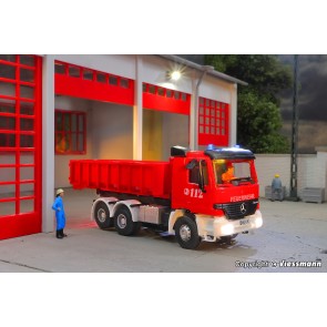 Viessmann 8050 - H0 Feuerwehr MB ACTROS 3-achs  mit Abrollcontainer und Rundumleuchten, Basis, Funktionsmodell